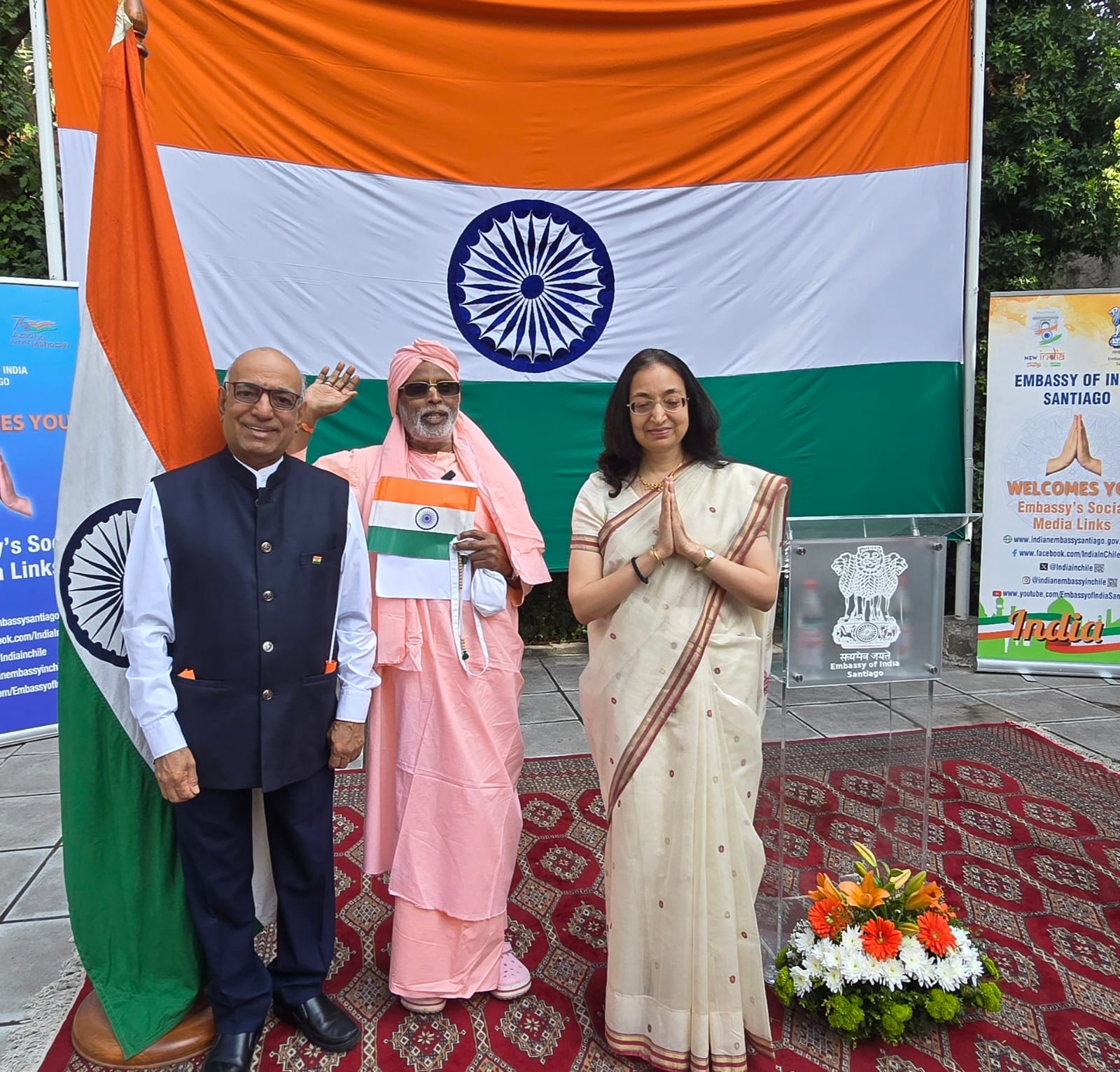 Kishan Dadlani, President of IAS Chile, at a community and institutional gathering