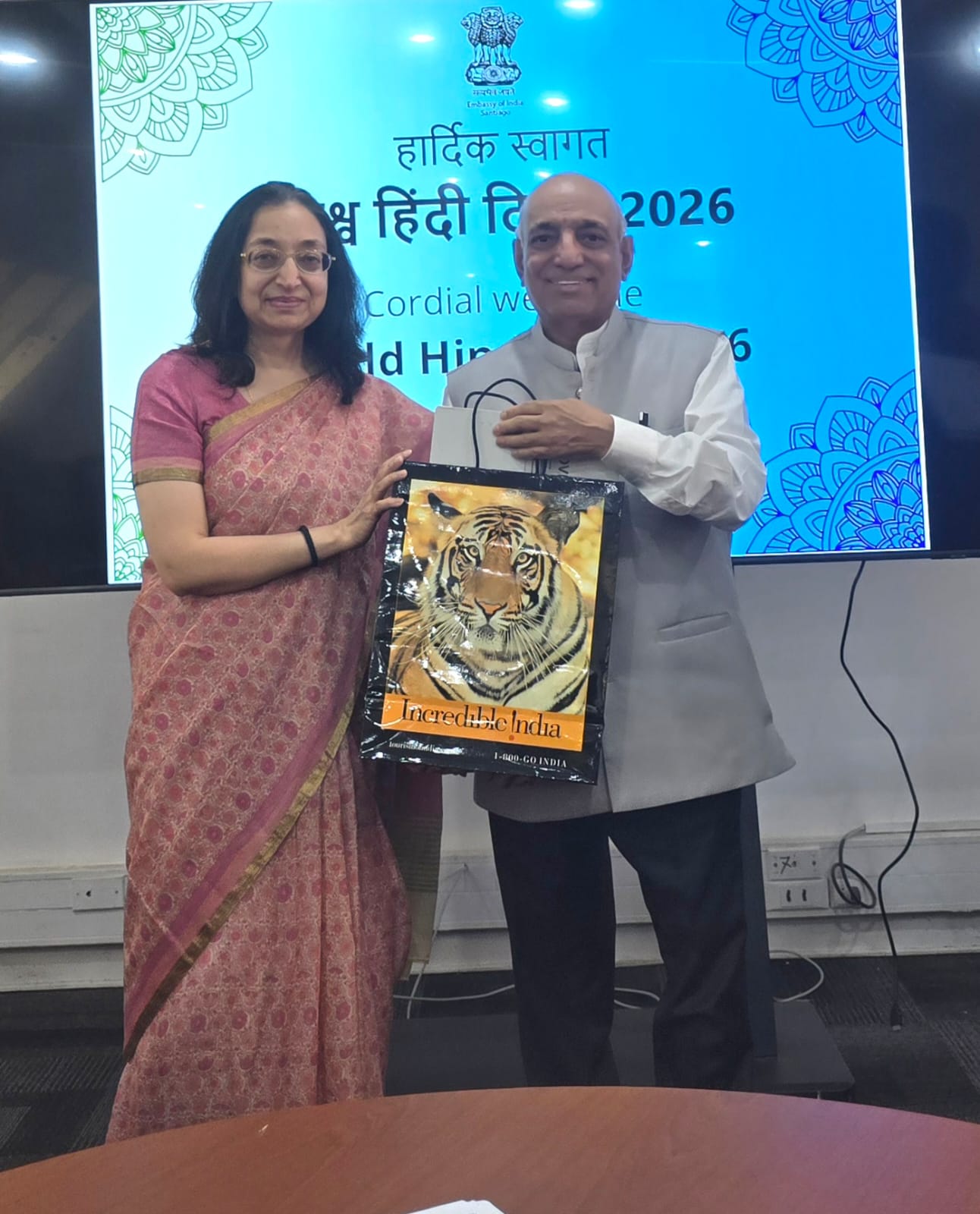 Kishan Dadlani, President of IAS Chile, at a community and institutional gathering