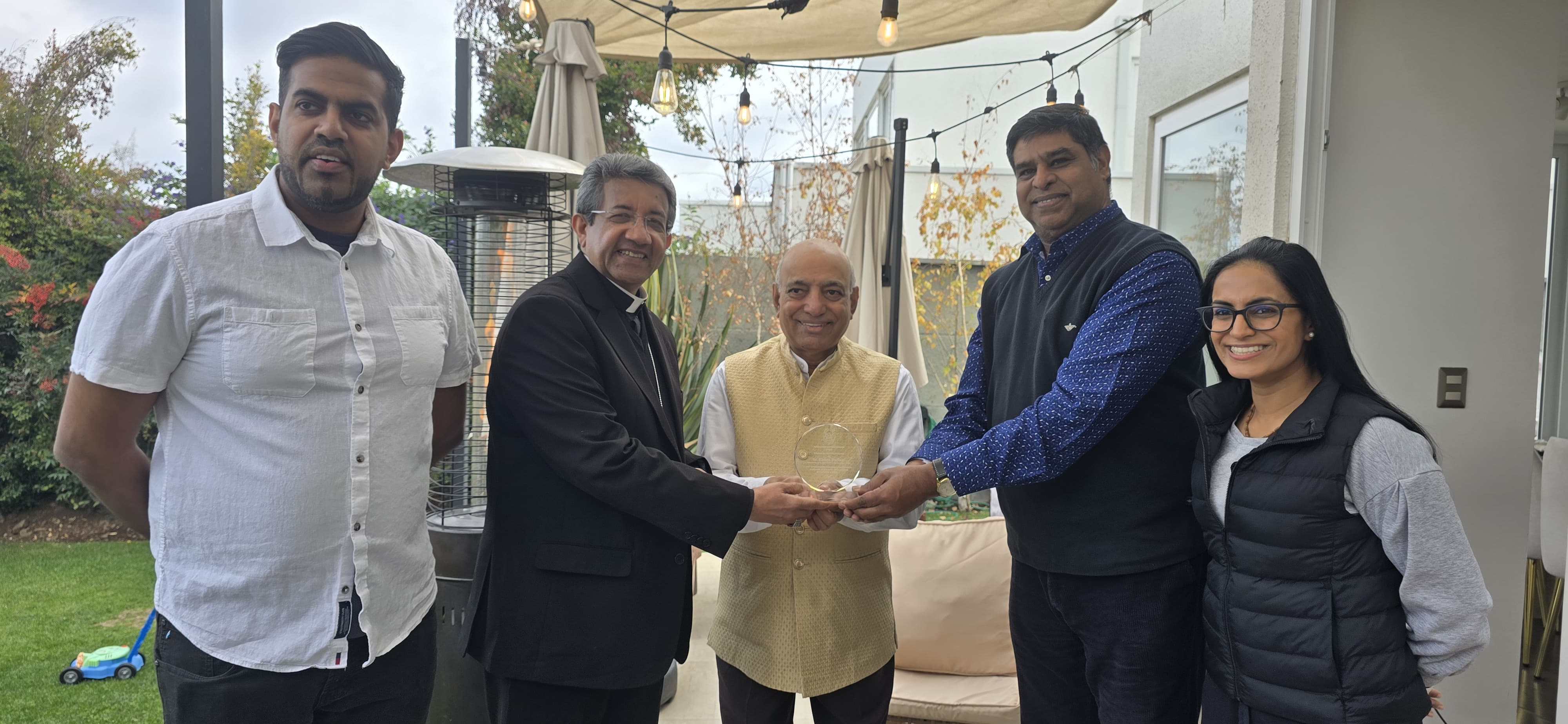 Kishan Dadlani, President of IAS Chile, at a community and institutional gathering